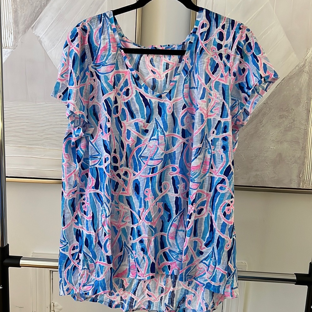Lilly Pulitzer v neck tee